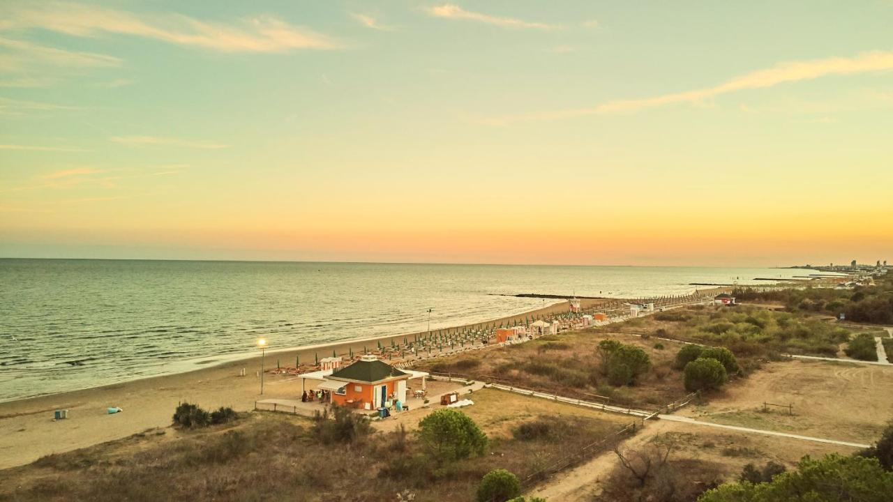 Aparthotel La Pineta Lido di Jesolo Exterior foto