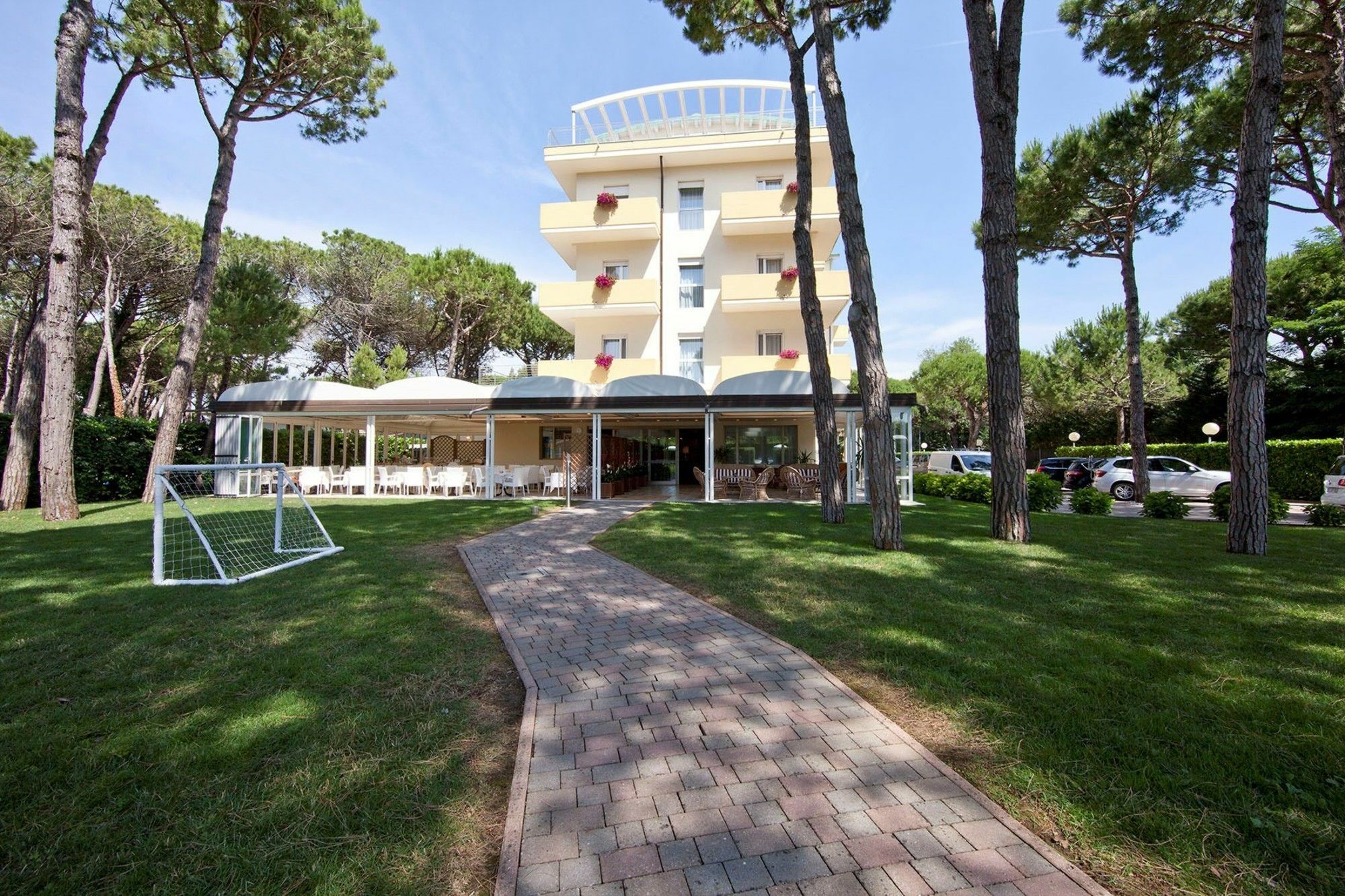 Aparthotel La Pineta Lido di Jesolo Exterior foto